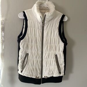 Medium Calvin Klein black white performance vest